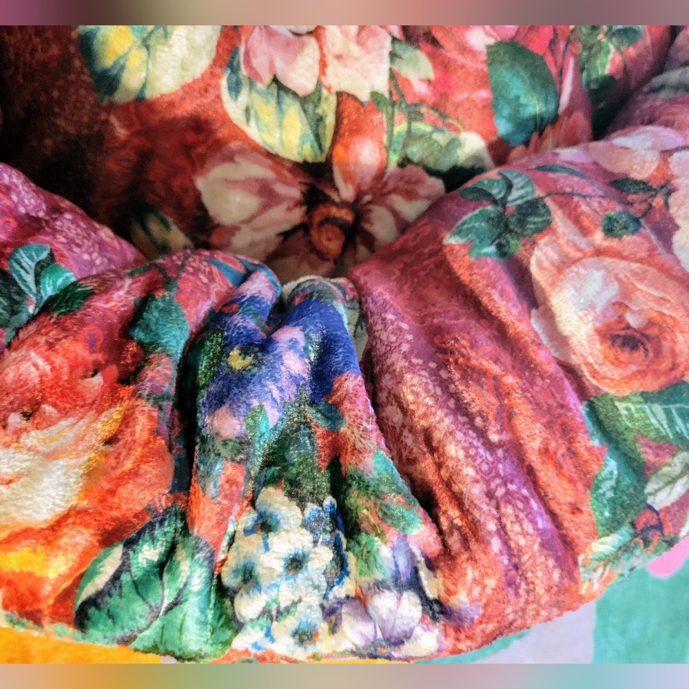 Only 1 Left- Johnny Was Bethia Reversible Dog Bed, Red, Yellow, Pink, NWT, Small - Picture 6 of 16
